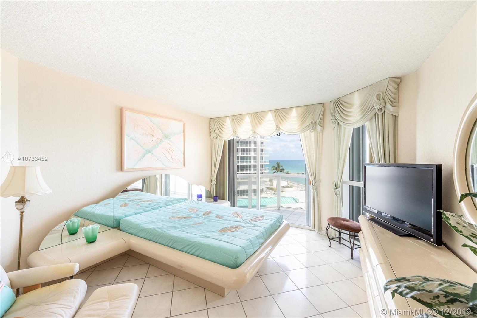 Sunny Isles Beach, FL 33160,16425 Collins Ave #815