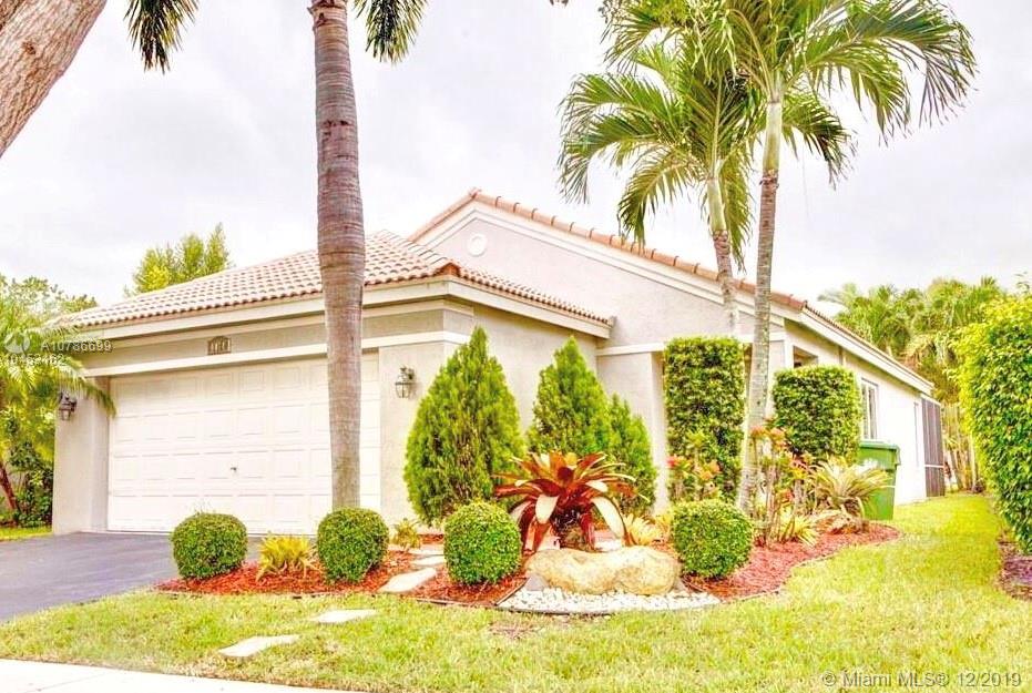 4474 Dogwood Cir, Weston, FL 33331