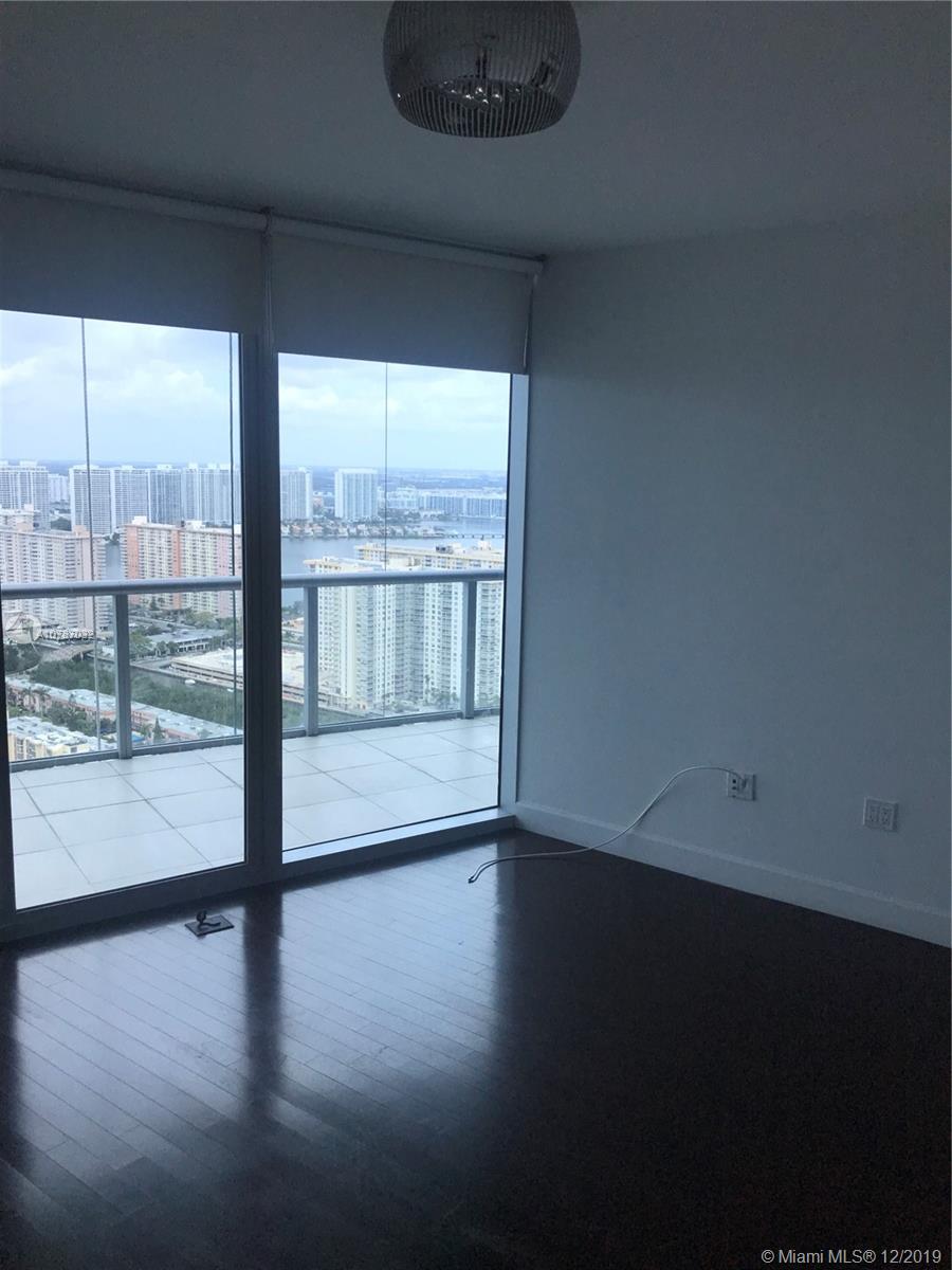 Sunny Isles Beach, FL 33160,17001 Collins Ave #3904