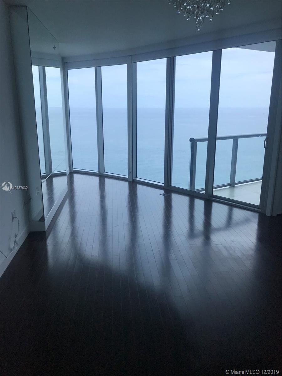 Sunny Isles Beach, FL 33160,17001 Collins Ave #3904