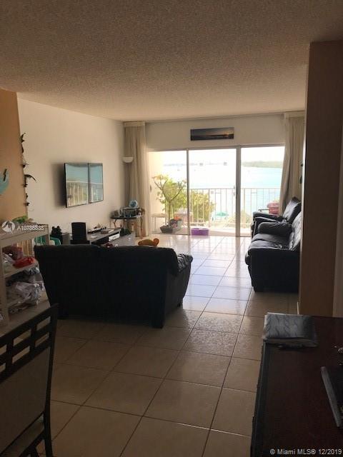 Sunny Isles Beach, FL 33160,300 Bayview Dr #314