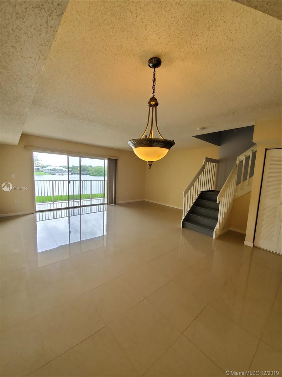 Oakland Park, FL 33309,3299 NW 44th St #4