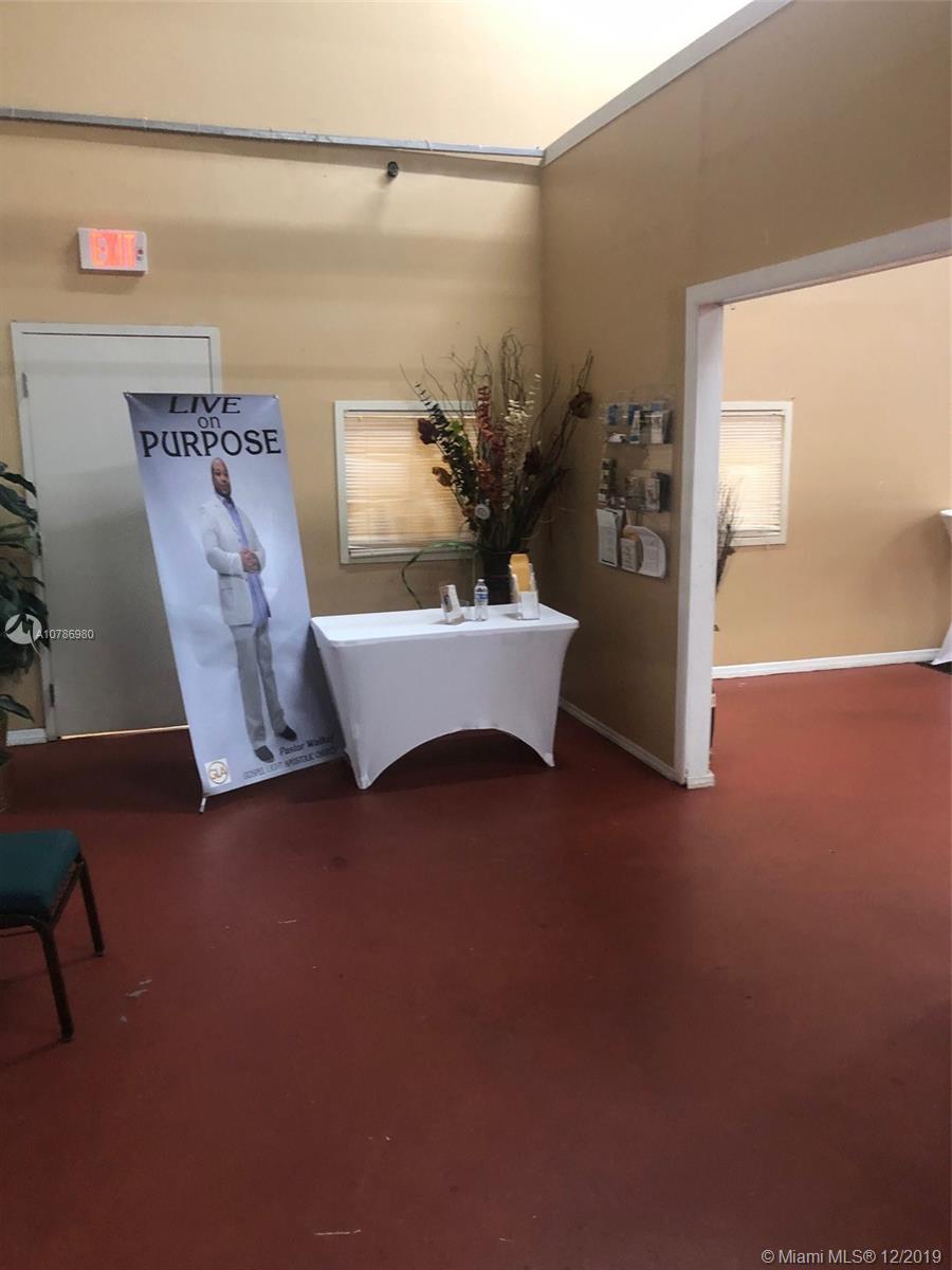 Miami Gardens, FL 33014,4710 NW 165th St #4710