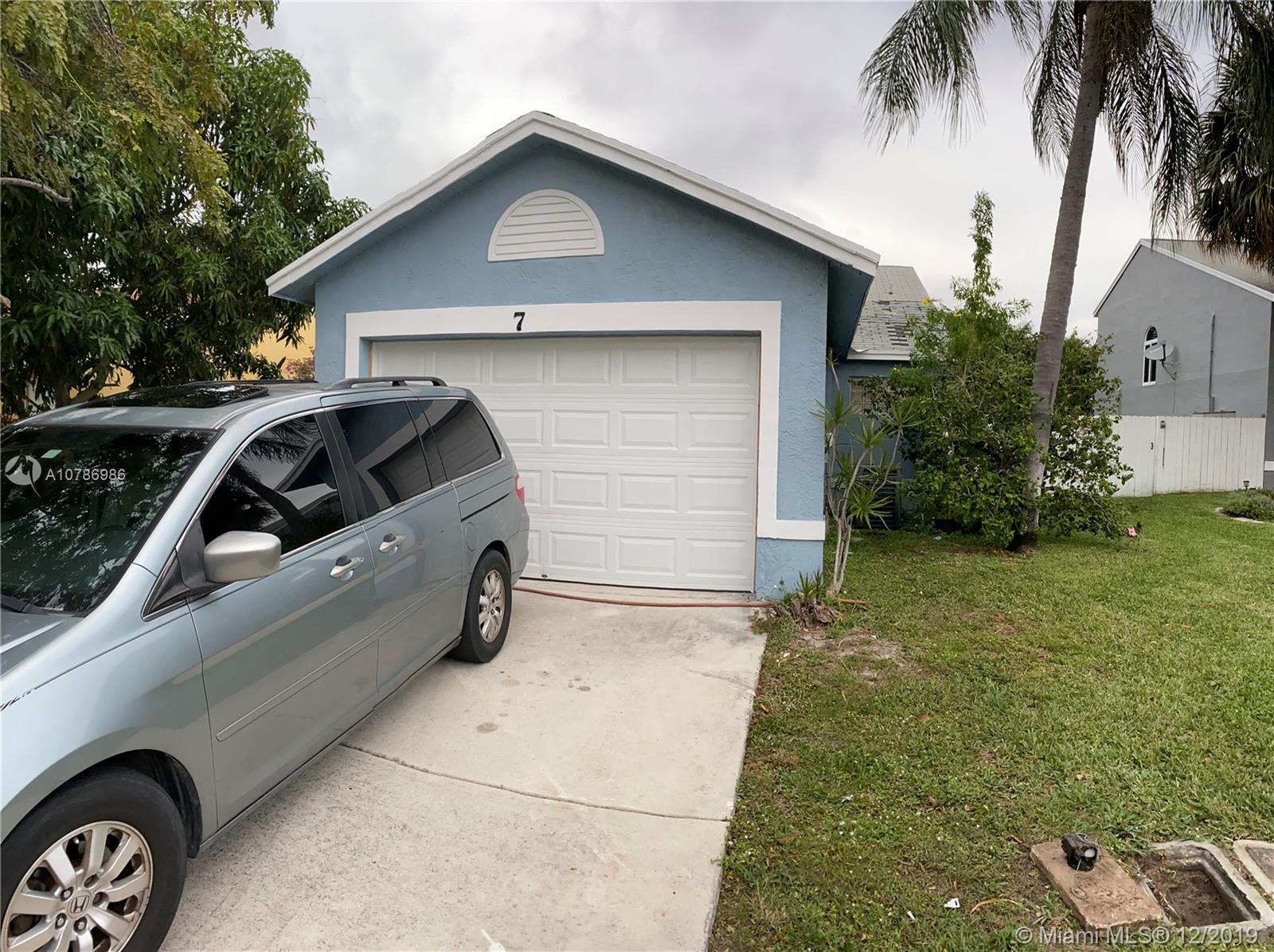 Boynton Beach, FL 33426,7 Ripley Way