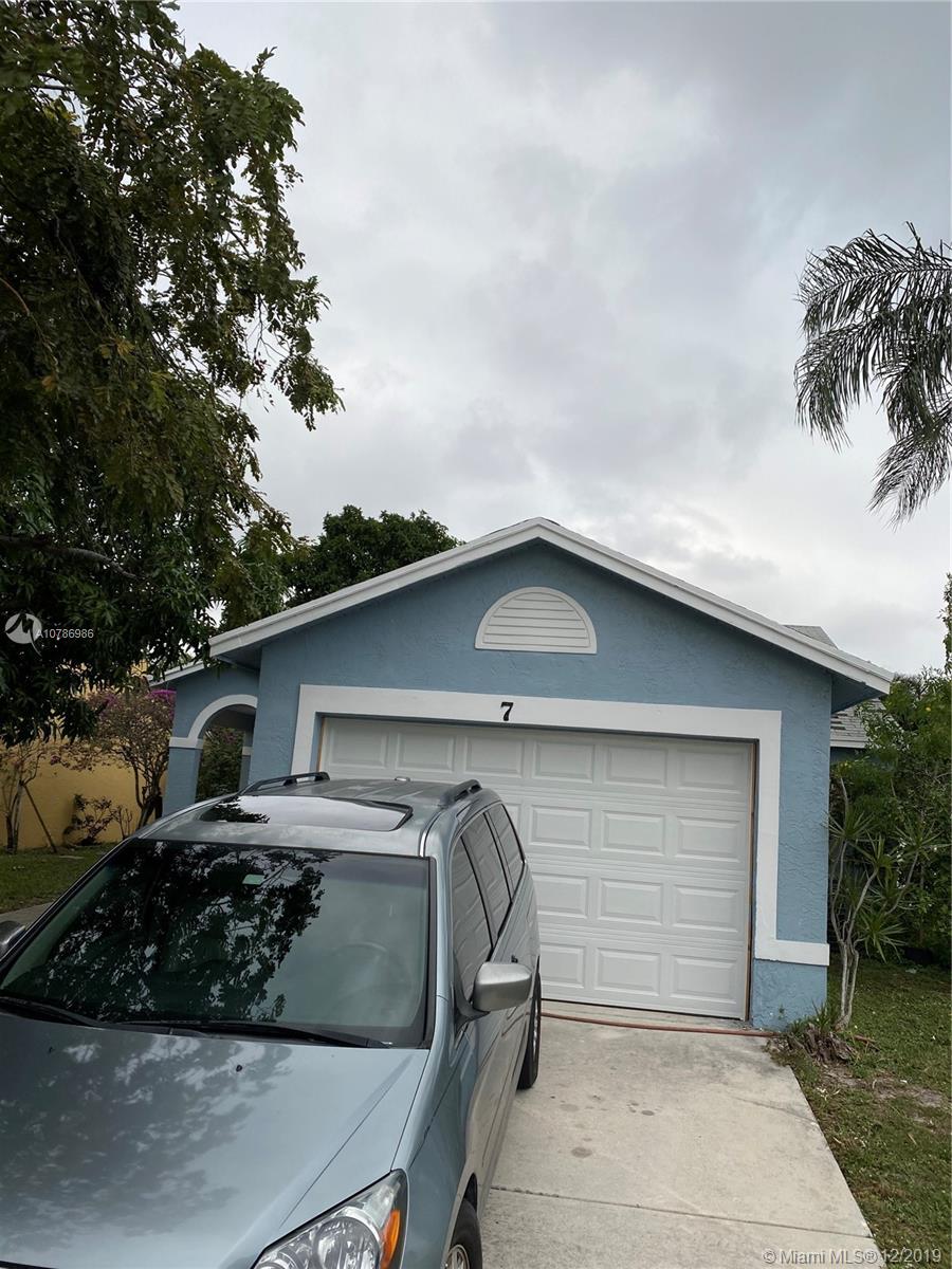 Boynton Beach, FL 33426,7 Ripley Way