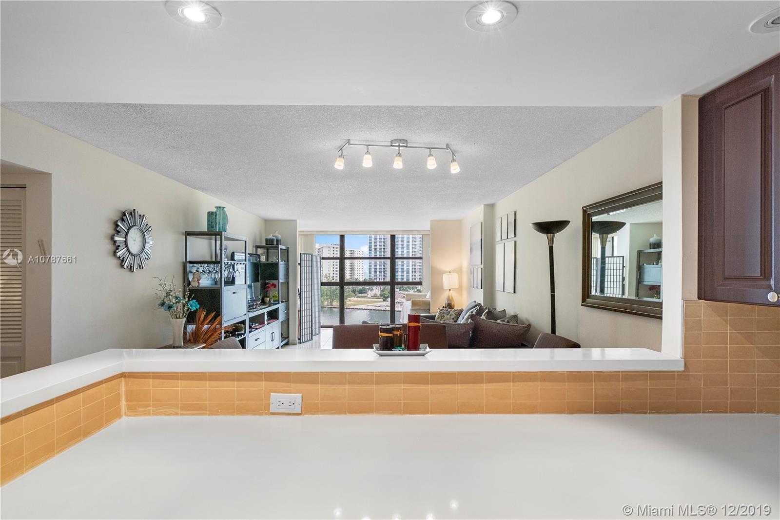 Hallandale Beach, FL 33009,400 Leslie Dr #806