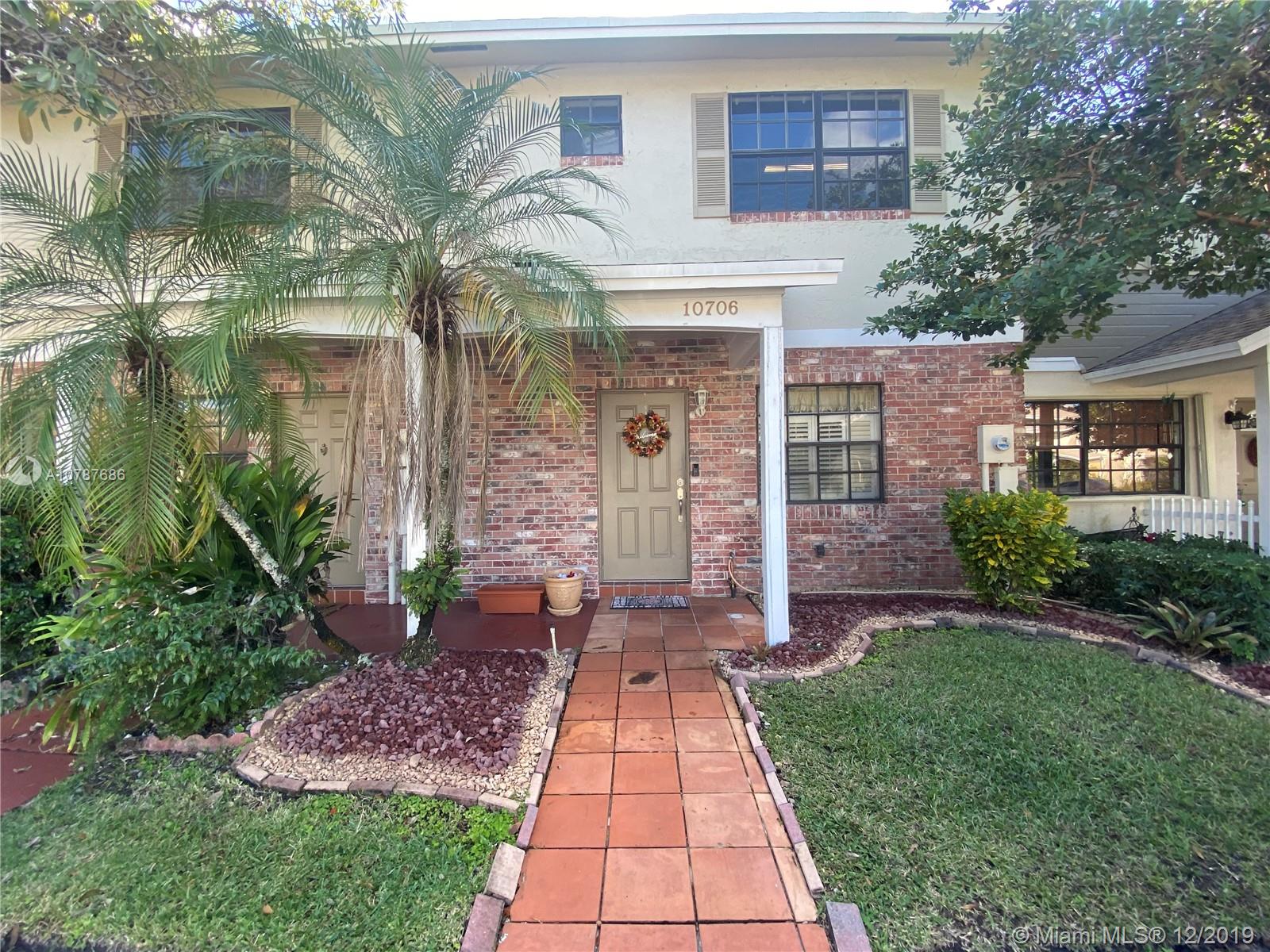 10706 NW 10th St, Pembroke Pines, FL 33026