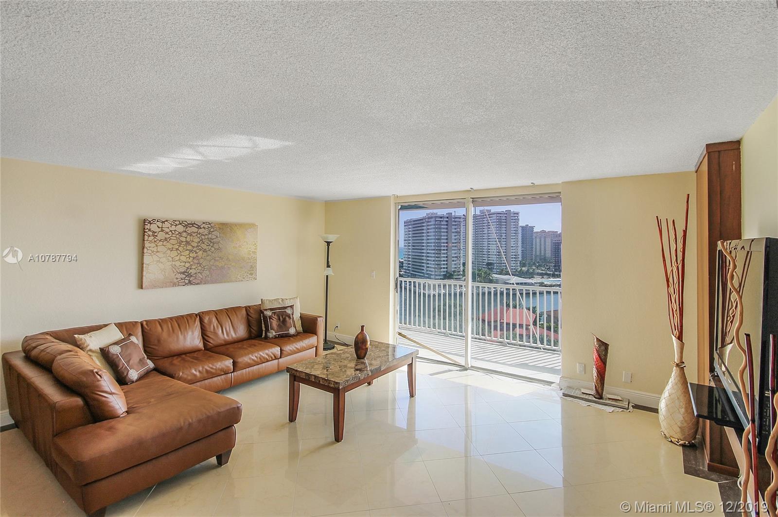 Hallandale Beach, FL 33009,137 SE Golden Isles Dr #1107