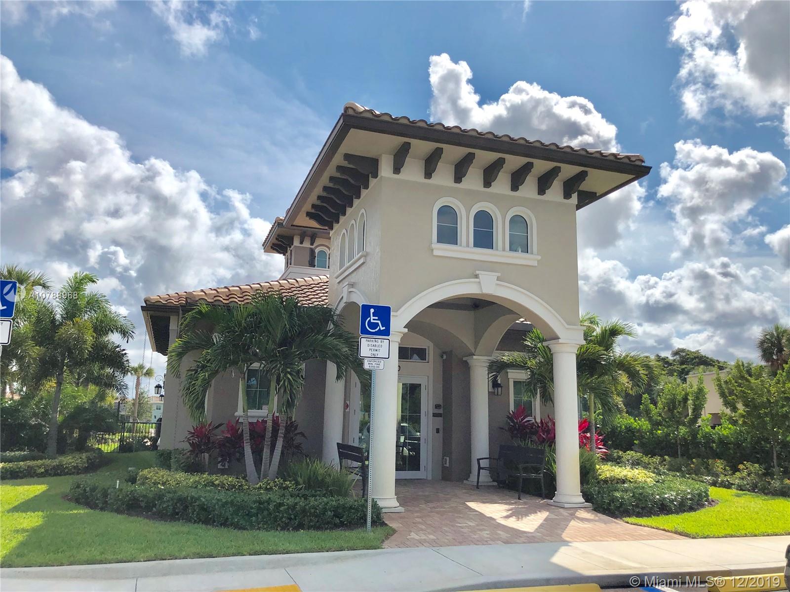 Hollywood, FL 33021,1000 Hillcrest Ct #304