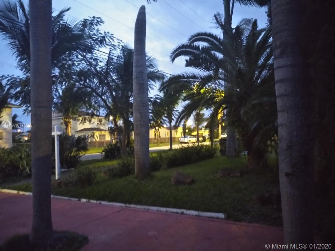 16990 NE 4th Pl, North Miami Beach, FL 33162