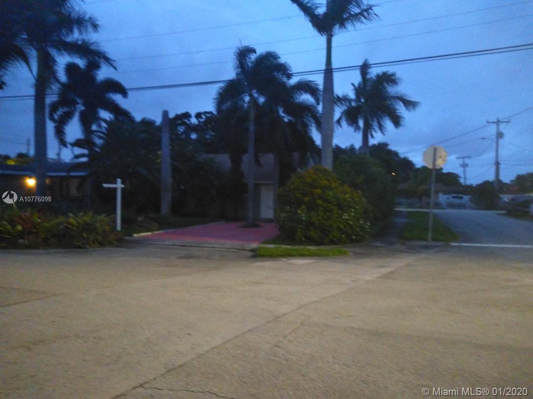 16990 NE 4th Pl, North Miami Beach, FL 33162