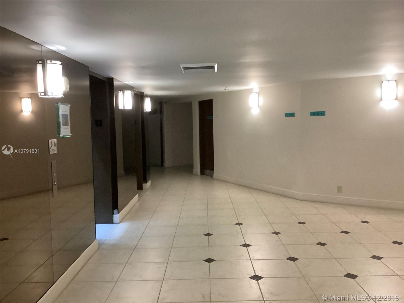 Hallandale Beach, FL 33009,600 Parkview Dr #408