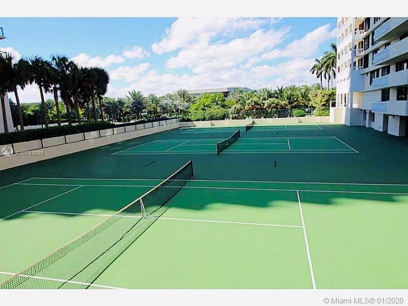 Bal Harbour, FL 33154,9801 Collins Ave #17T