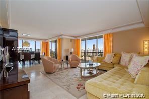 Aventura, FL 33180,19667 Turnberry Way #14-E