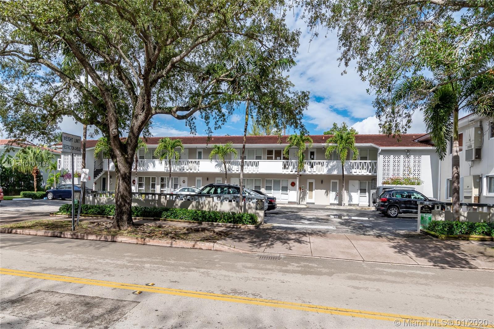 21 Edgewater Dr #207, Coral Gables, FL 33133