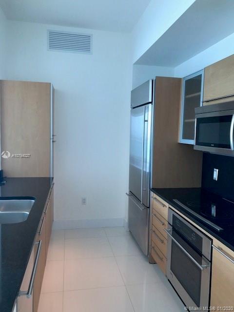 Miami, FL 33131,950 Brickell Bay Dr #5311