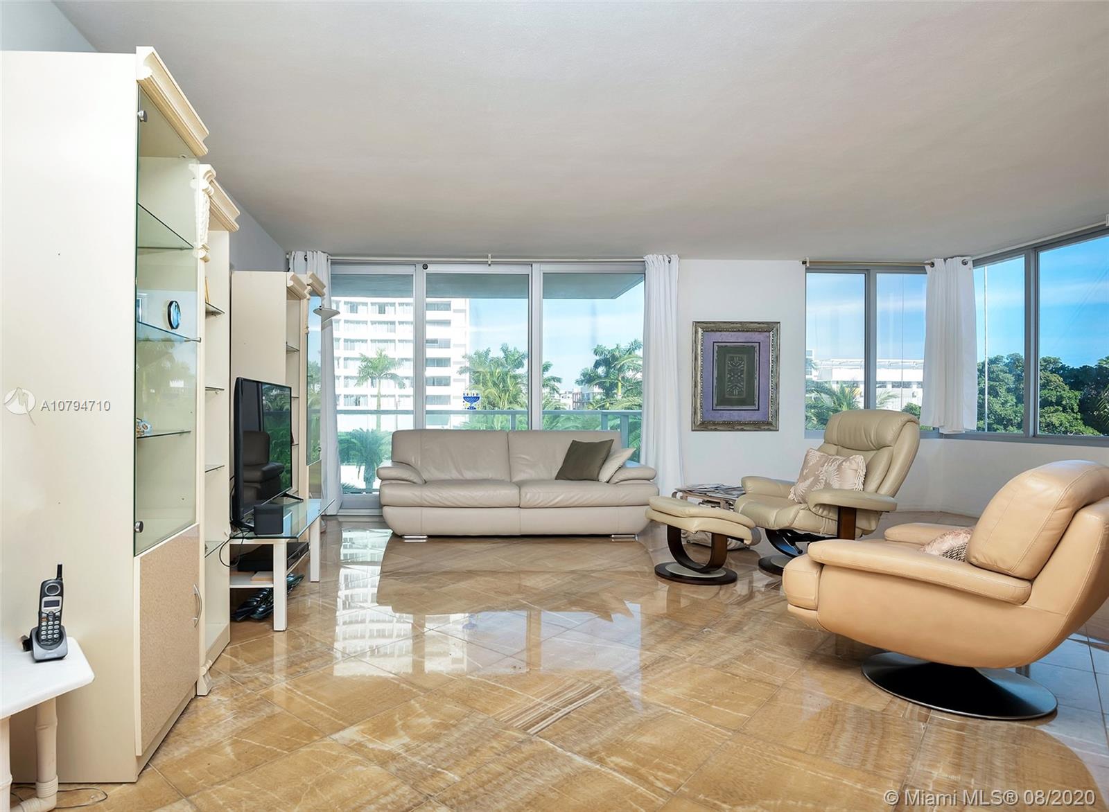 Miami Beach, FL 33139,1000 West Avenue #303