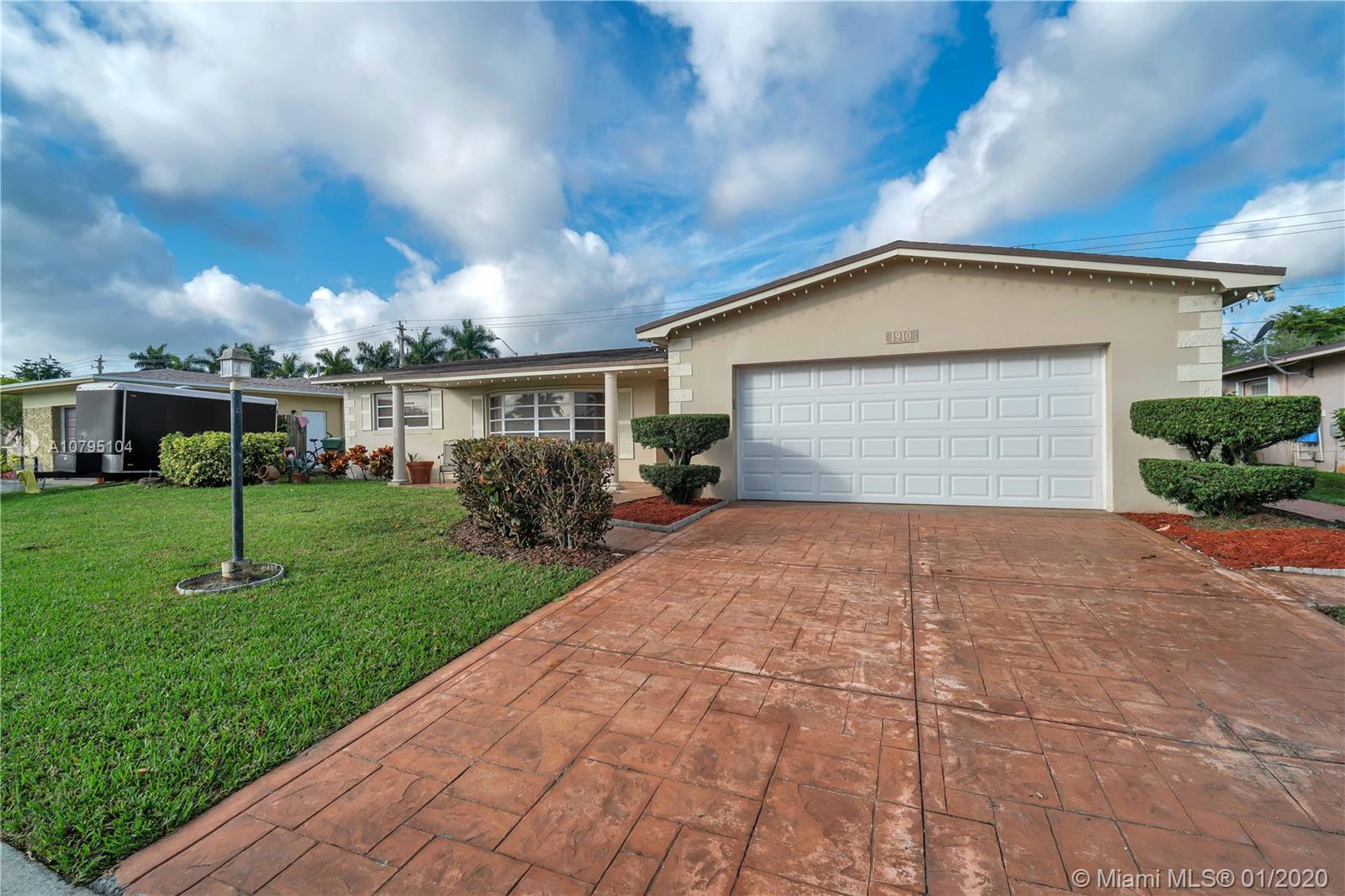 Pembroke Pines, FL 33024,1910 NW 88th Way