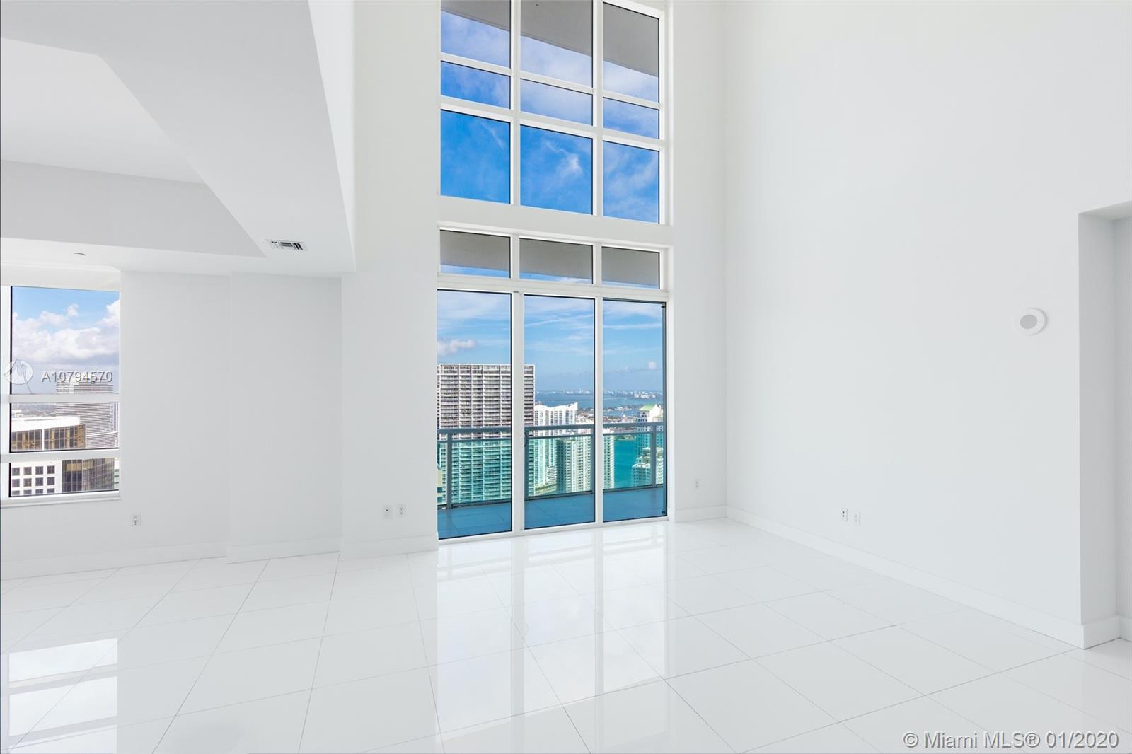 Miami, FL 33131,950 Brickell Bay Dr #PH5504