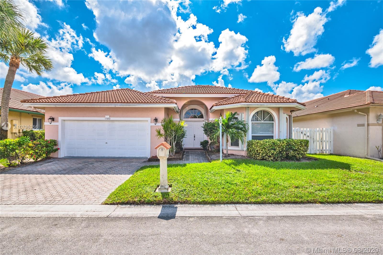 11520 SW 10th St, Pembroke Pines, FL 33025