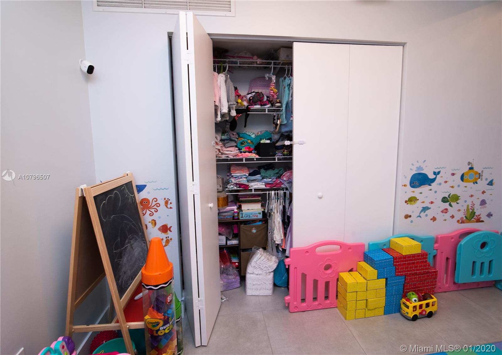 90 SW 3rd St #TH705, Miami, FL 33130