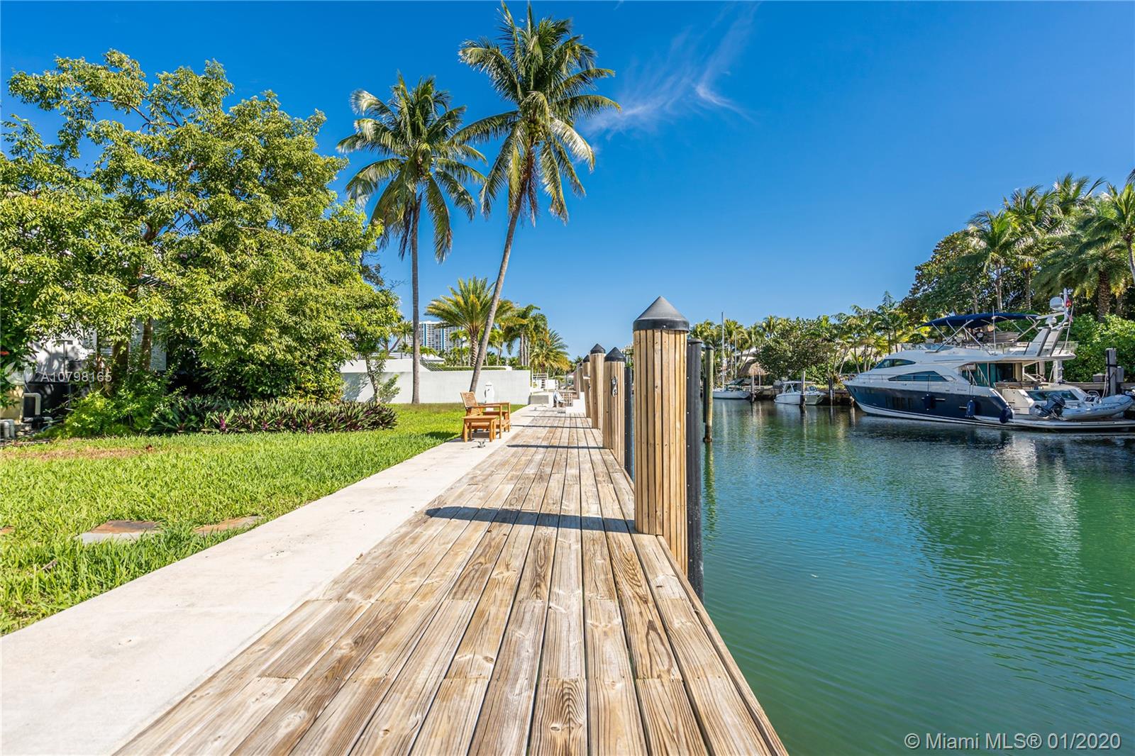 Key Biscayne, FL 33149,130 Knollwood Dr