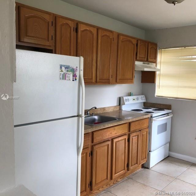 Dania Beach, FL 33004,715 SW 9th St