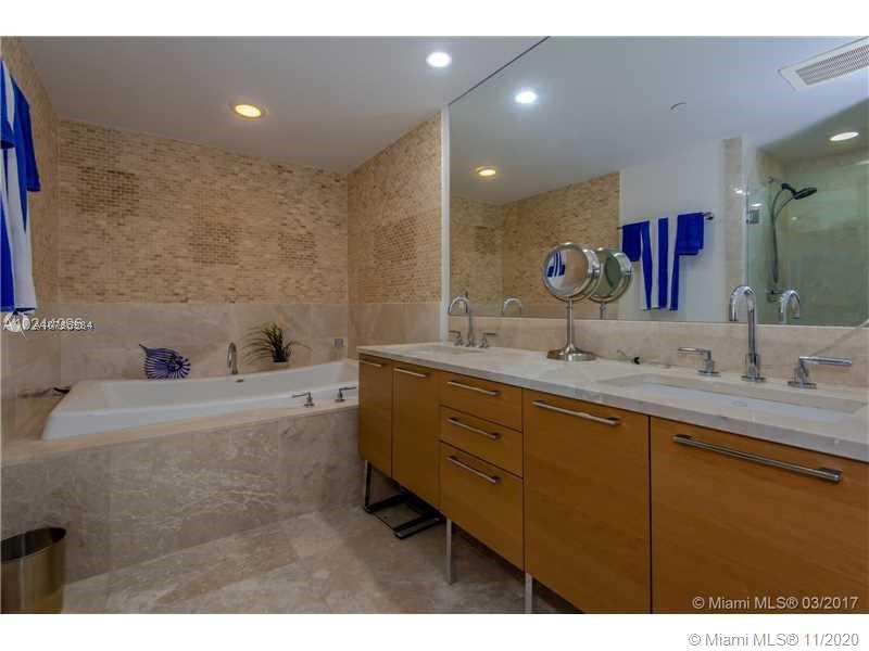 Sunny Isles Beach, FL 33160,17001 Collins Ave #2003