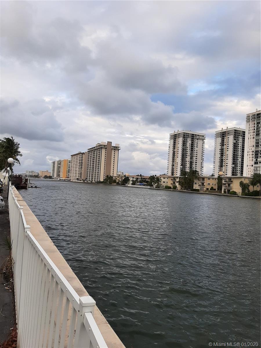 Hallandale Beach, FL 33009,1000 Parkview Dr #202