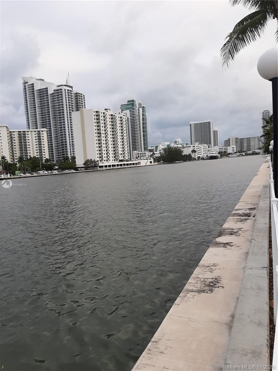 1000 Parkview Dr #202, Hallandale Beach, FL 33009