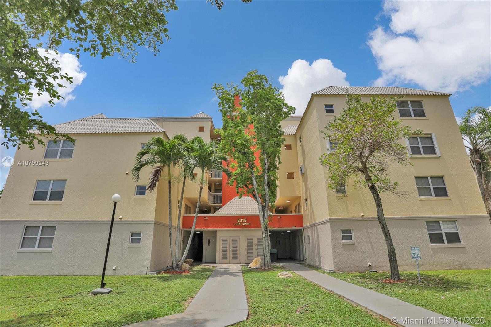 8215 Lake Dr #102, Doral, FL 33166