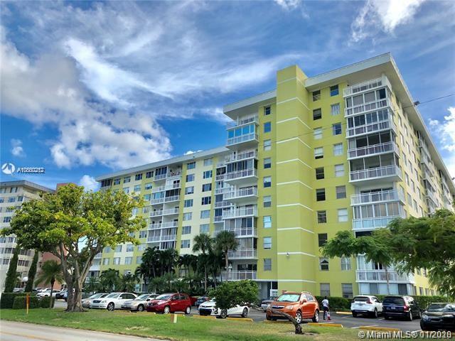 Hollywood, FL 33021,4400 Hillcrest Dr #802B