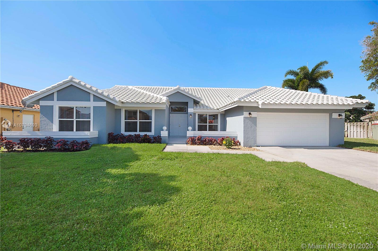 9696 W Lake Ct, Boca Raton, FL 33434