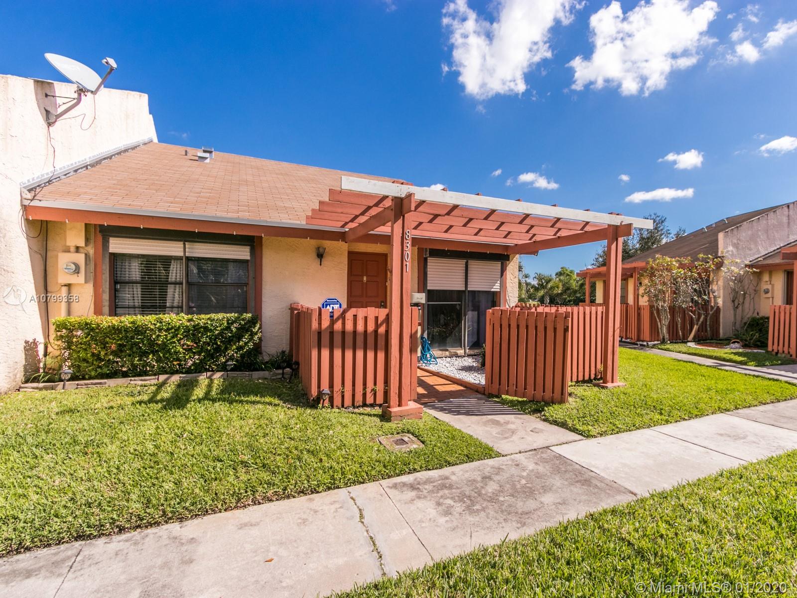 8301 NW 37th Pl, Sunrise, FL 33351