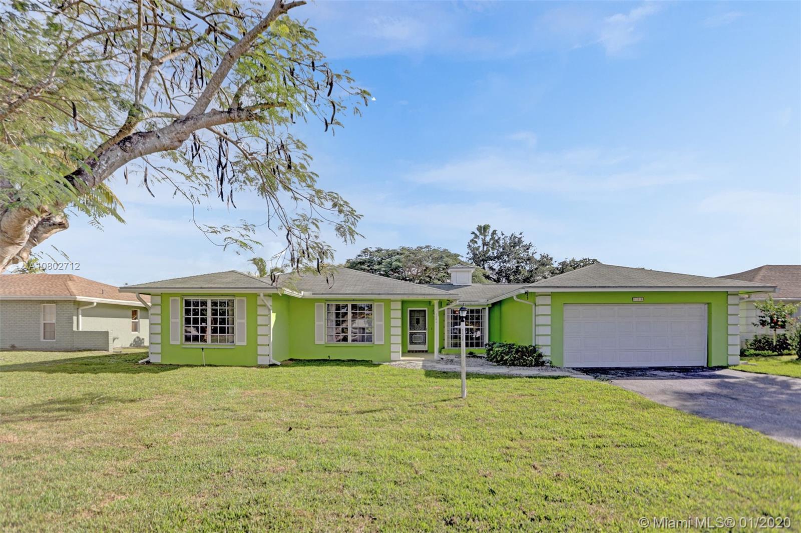 138 Meadowlark Dr,  Royal Palm Beach,  FL 33411