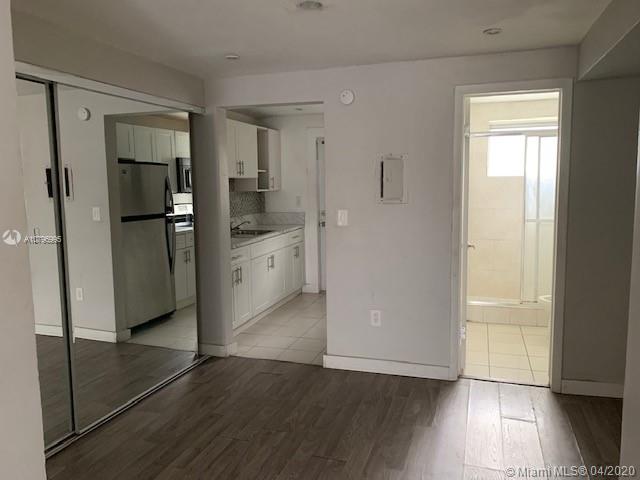 Miami Beach, FL 33139,944 Meridian Ave #5