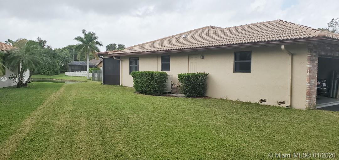 Coral Springs, FL 33071,674 NW 111th Way