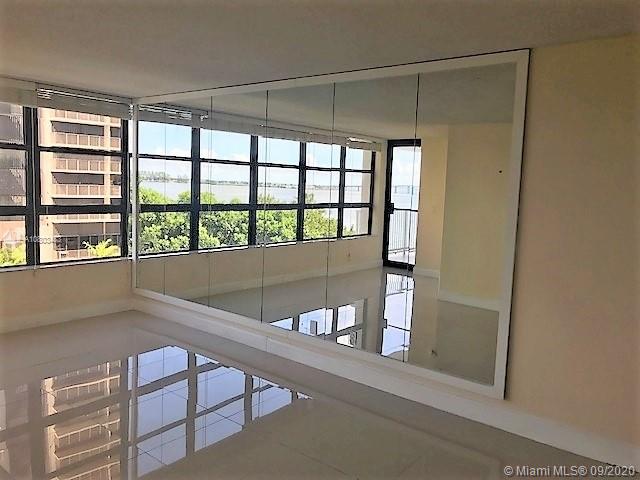 Miami, FL 33131,1440 Brickell Bay Dr #504