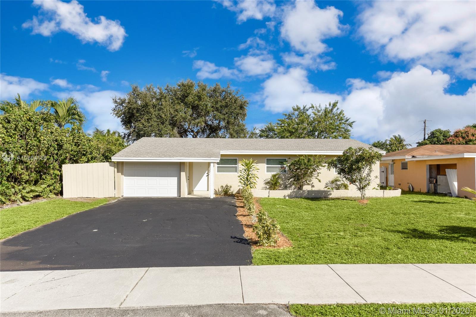 4525 NW 3rd St, Plantation, FL 33317