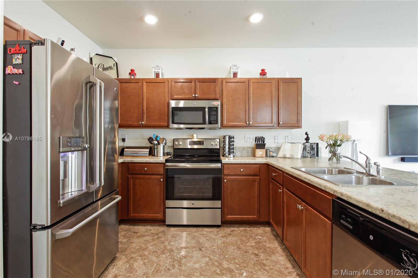 Hialeah, FL 33018,9284 W 33 Way #9284