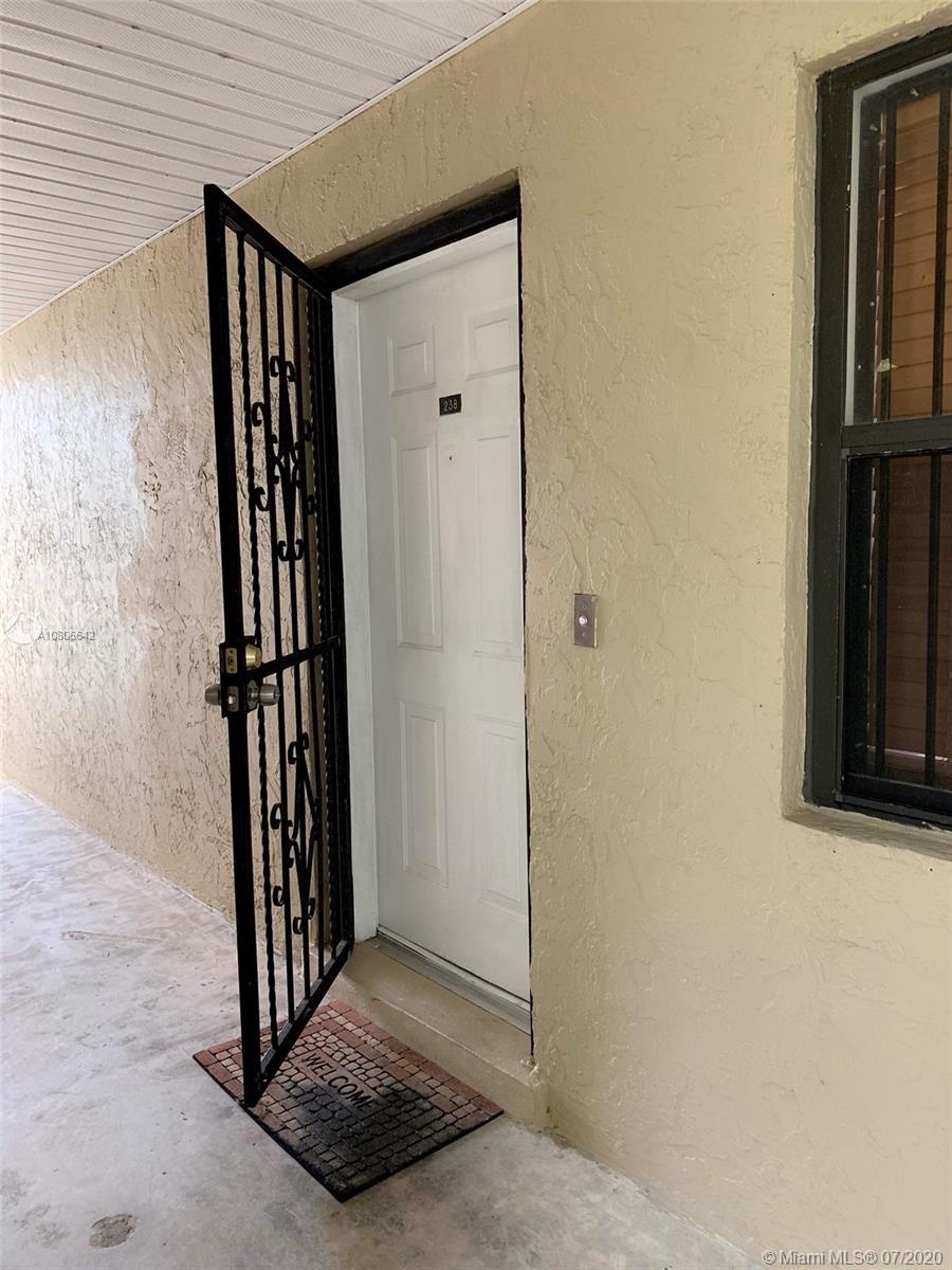 Cutler Bay, FL 33190,10350 SW 220th St #238