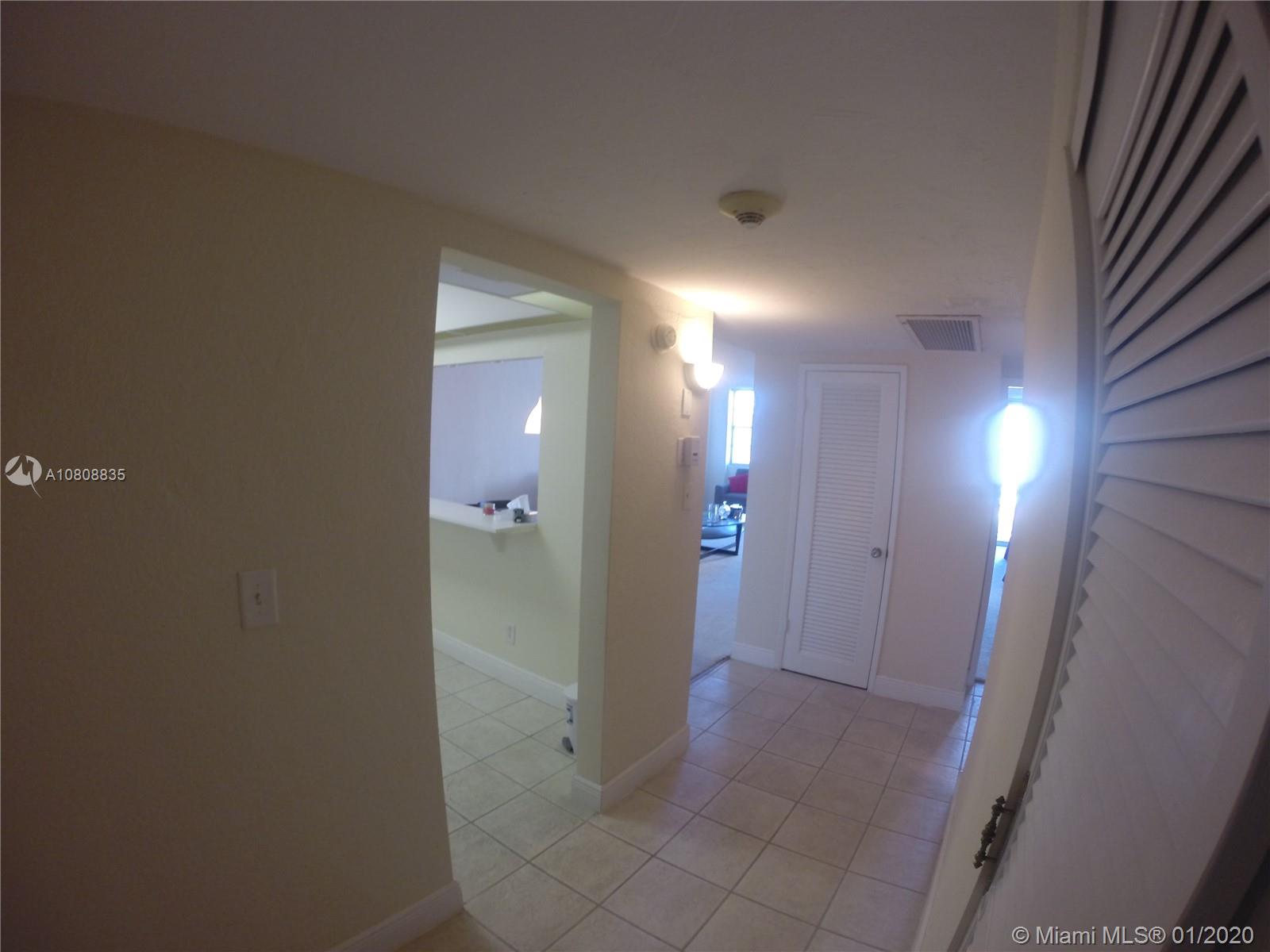 Sunny Isles Beach, FL 33160,19390 Collins Ave #915