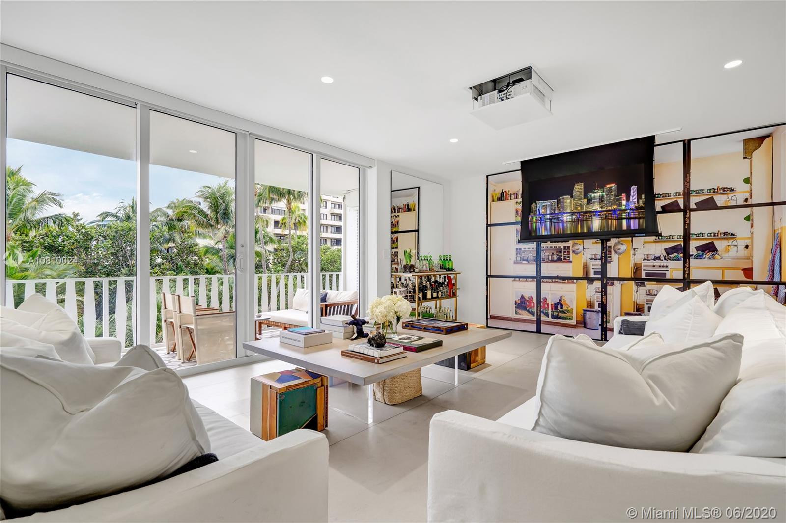 Key Biscayne, FL 33149,200 Ocean Lane Dr #302