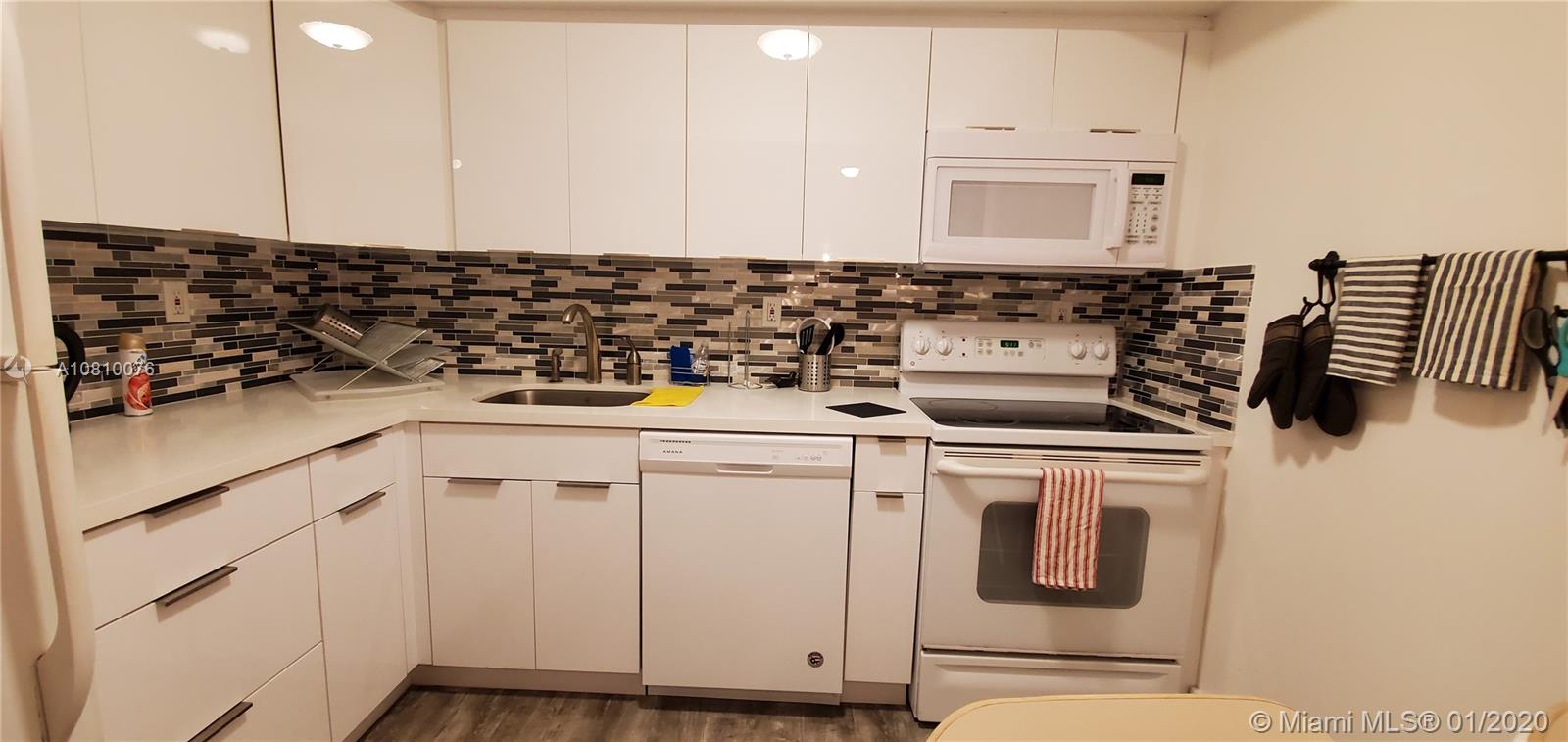 North Miami, FL 33181,2600 NE 135th St #3D-A
