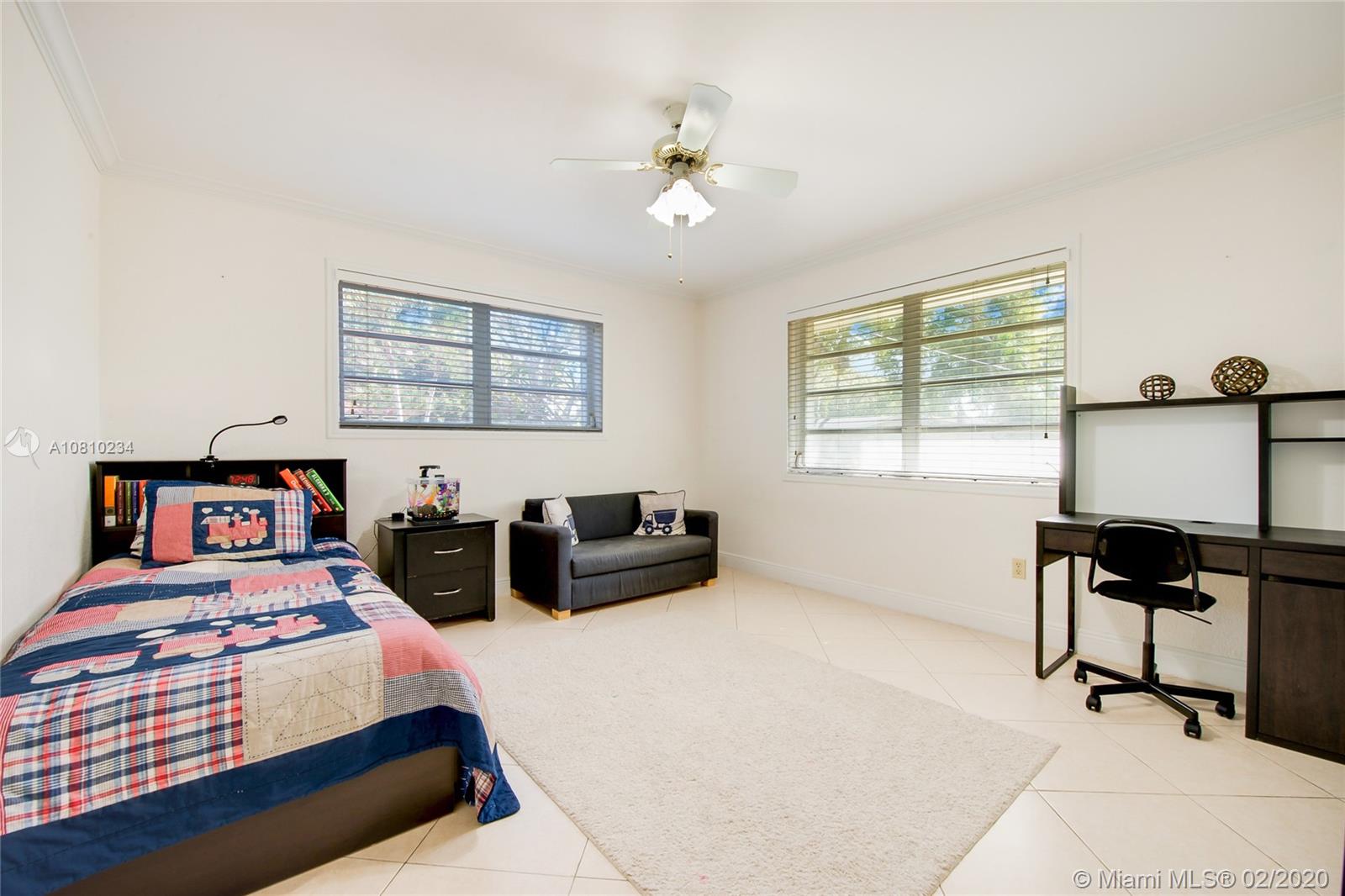 Listing Photo 11