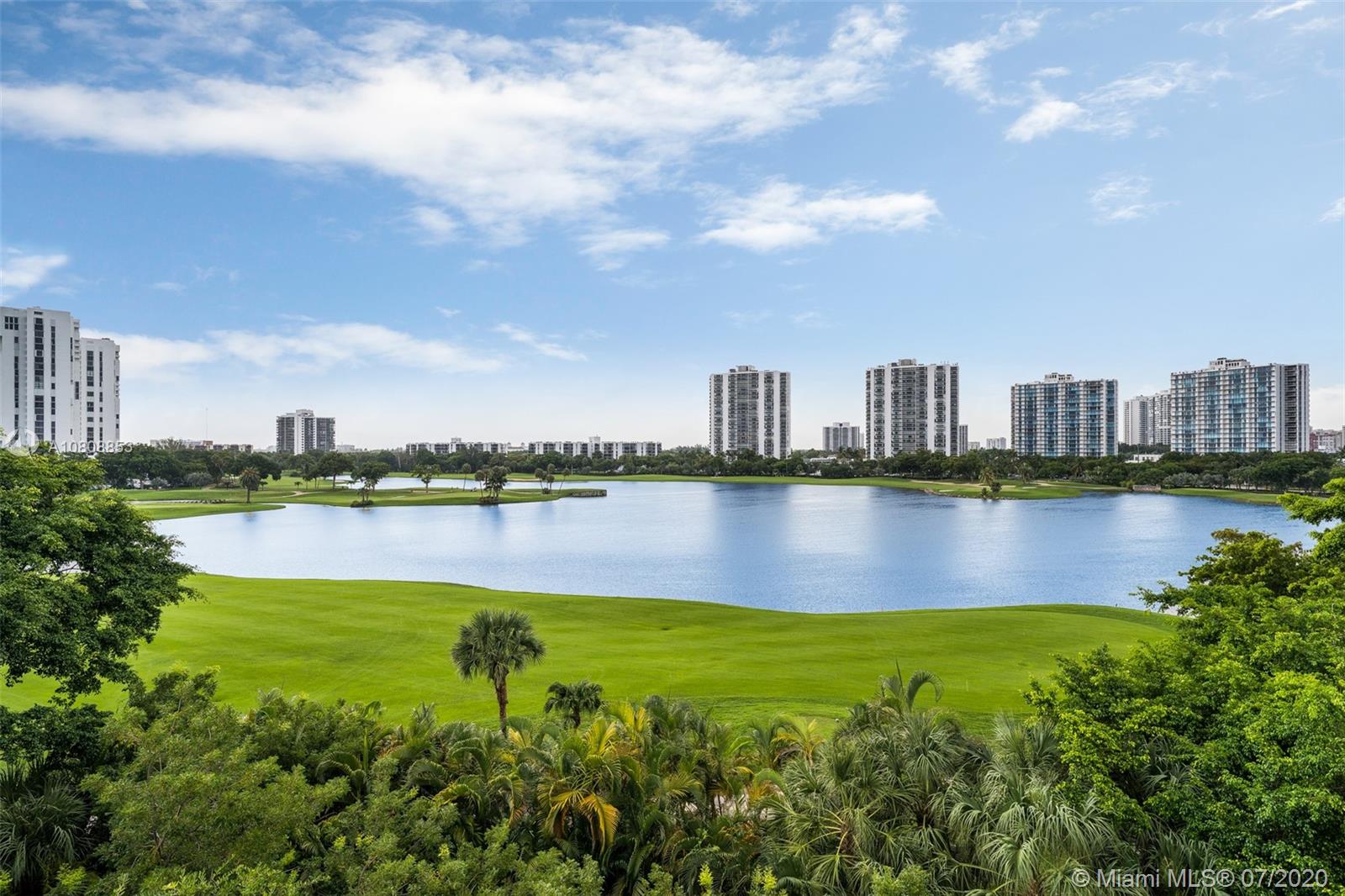 Aventura, FL 33180,19900 E Country Club Dr #PH16