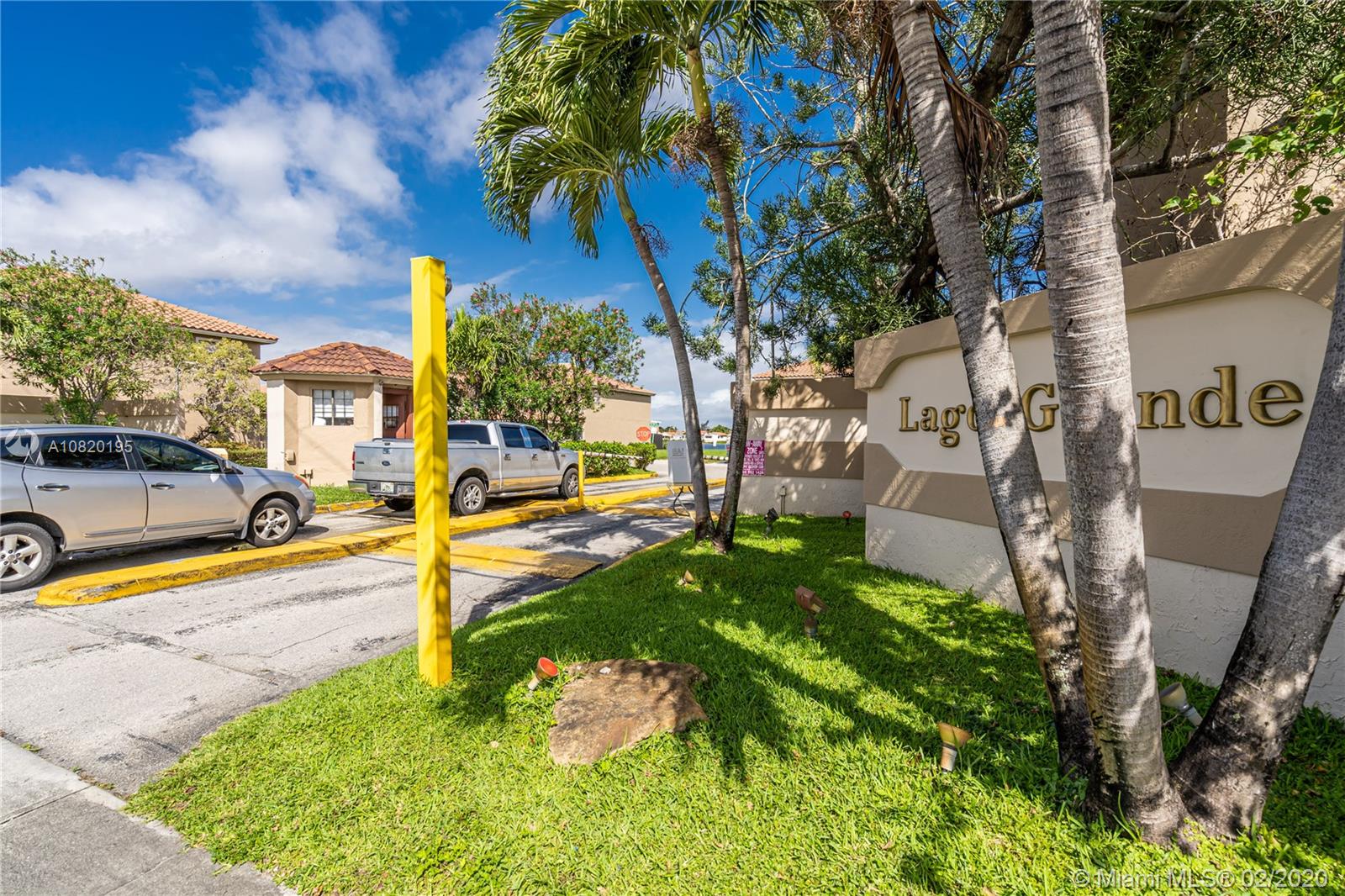 2550 W 60th Pl #104-19, Hialeah, FL 33016