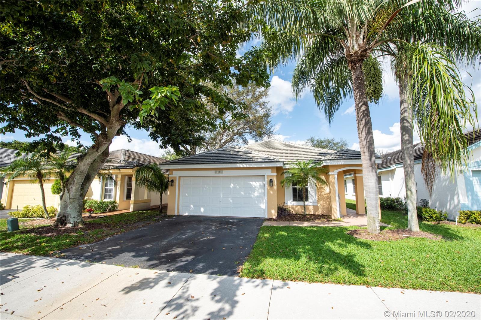 Davie, FL 33328,9121 N Lake Park Cir N