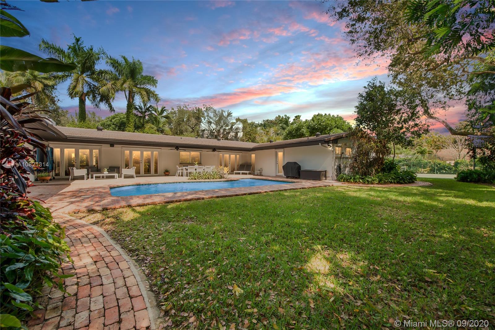 Pinecrest, FL 33156,6400 SW 100th St