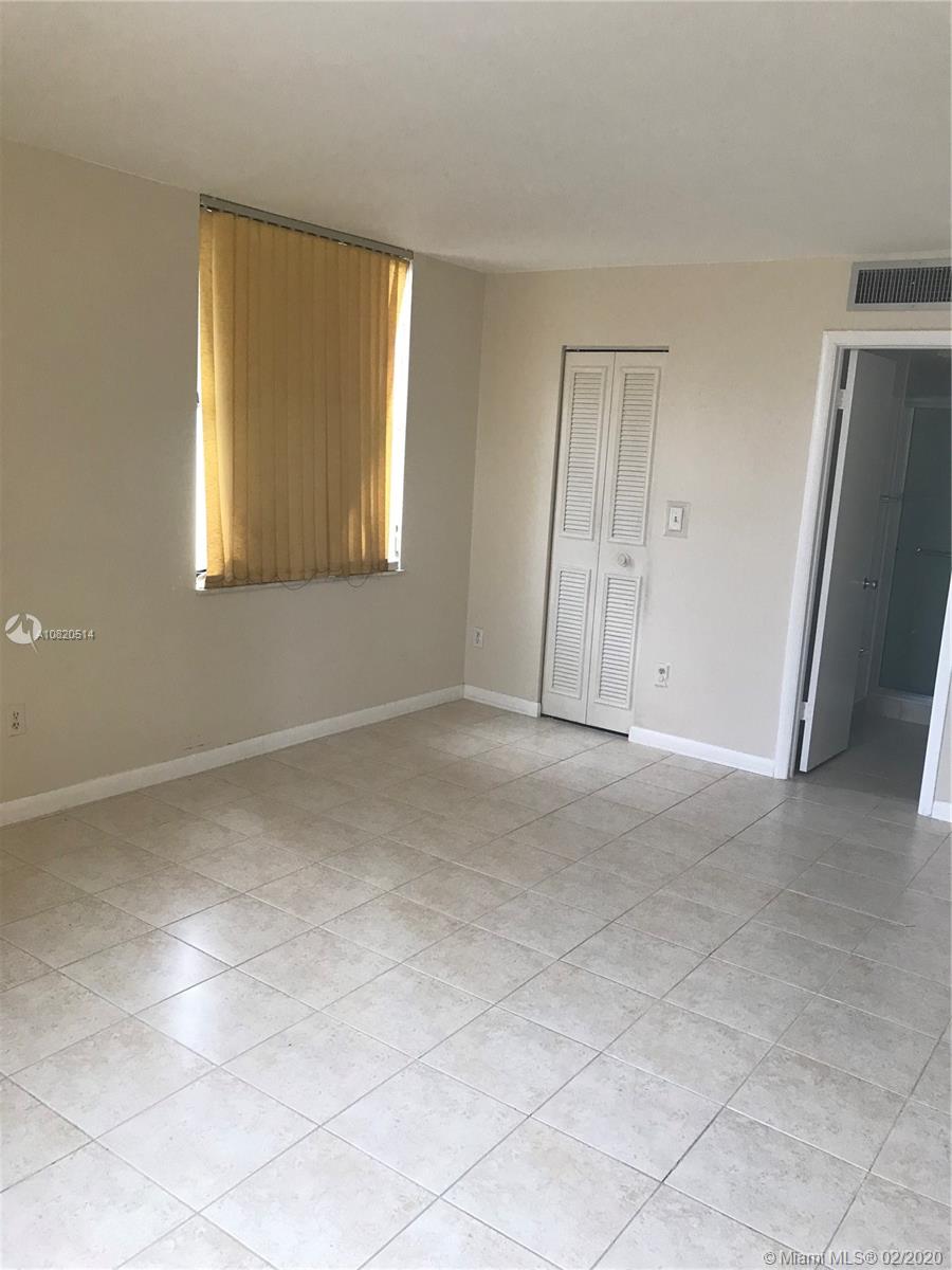 Miami, FL 33186,14601 N Kendall Dr #404K